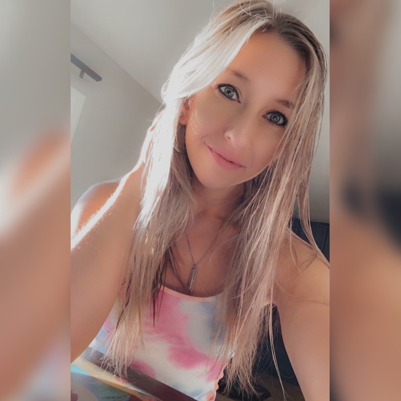 Meet your Posher, Chelsey - Picture 1 of 1